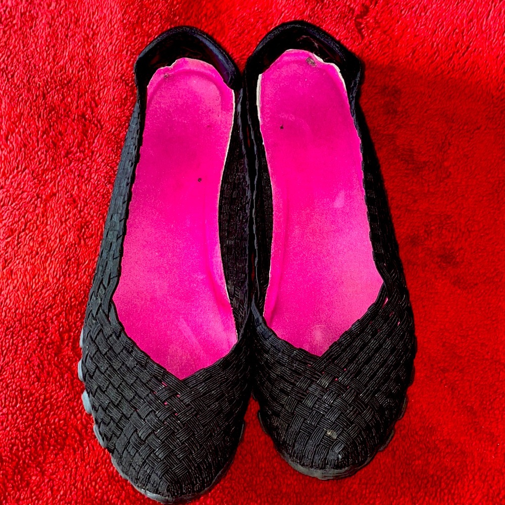 SKECHERS Lightweight Black Size 10 Shoes! VERY COMFORTABLE & Light on the feet!!